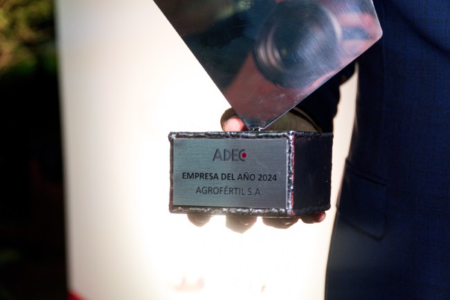 Agrofértil reconocida como 'Empresa del Año' en los Premios ADEC 2024