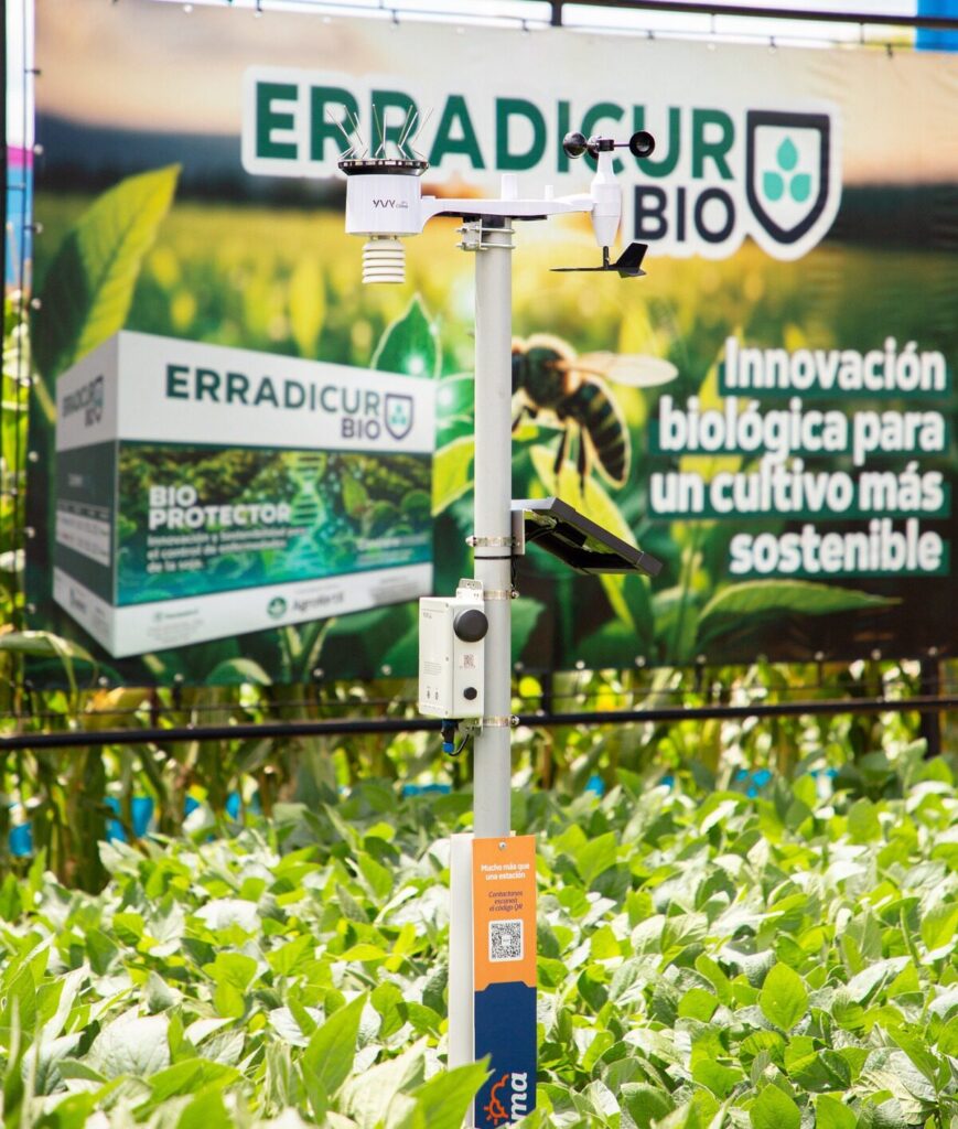 Estación meteorológica y drone de monitoreo de YVY Agricultura Digital para manejo de cultivos en campo