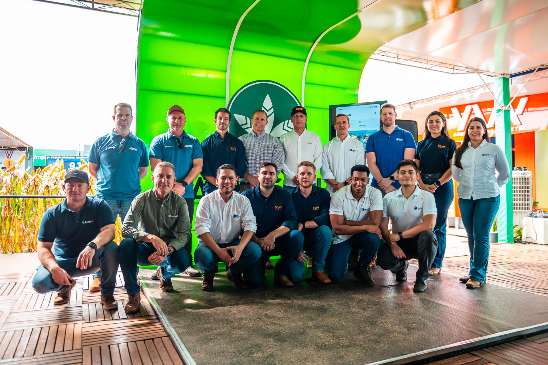 Equipo de trabajo, directivos del Grupo Sarabia, Agrofértil, YVY y  H2O Innovation en el lanzamiento de Agrofértil Digital